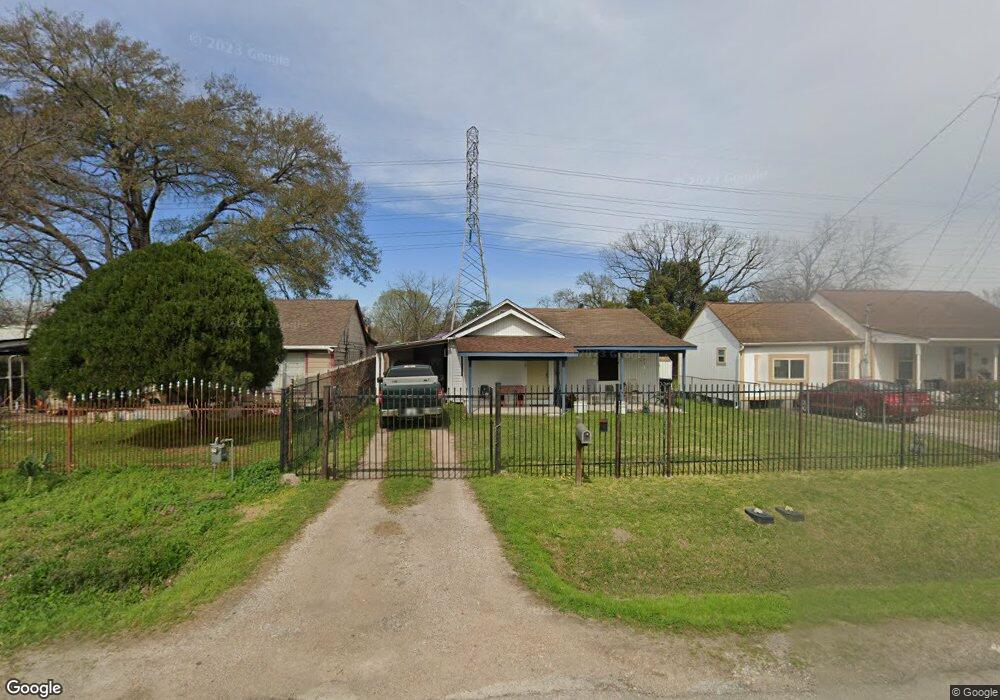 2403 Creston Dr, Houston, TX 77026 - photo 1