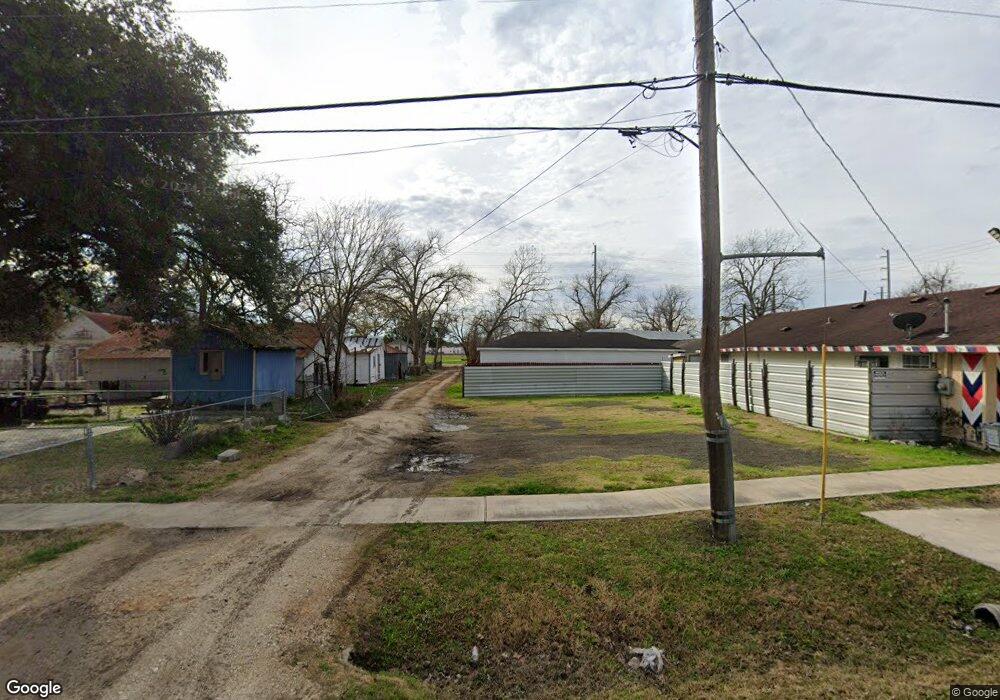 2008 Avenue D, Rosenberg, TX 77471 - photo 1