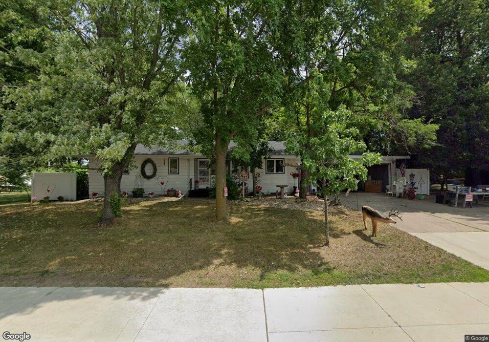 820 2nd St N, Sauk Rapids, MN 56379 - photo 1