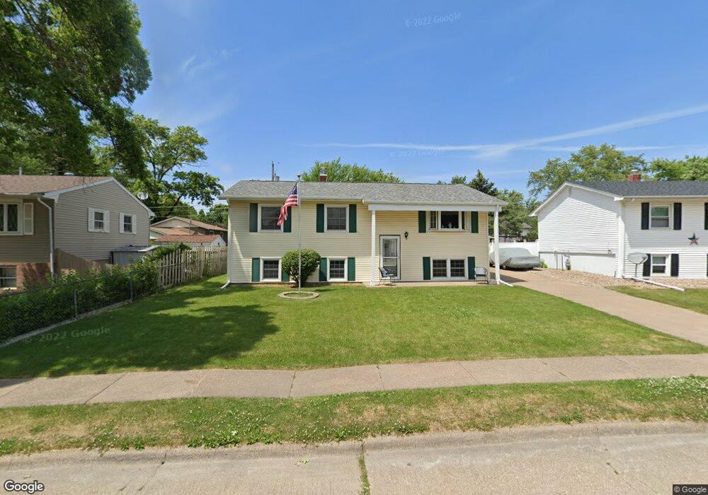 1934 W 69th St, Davenport, IA 52806 - photo 1