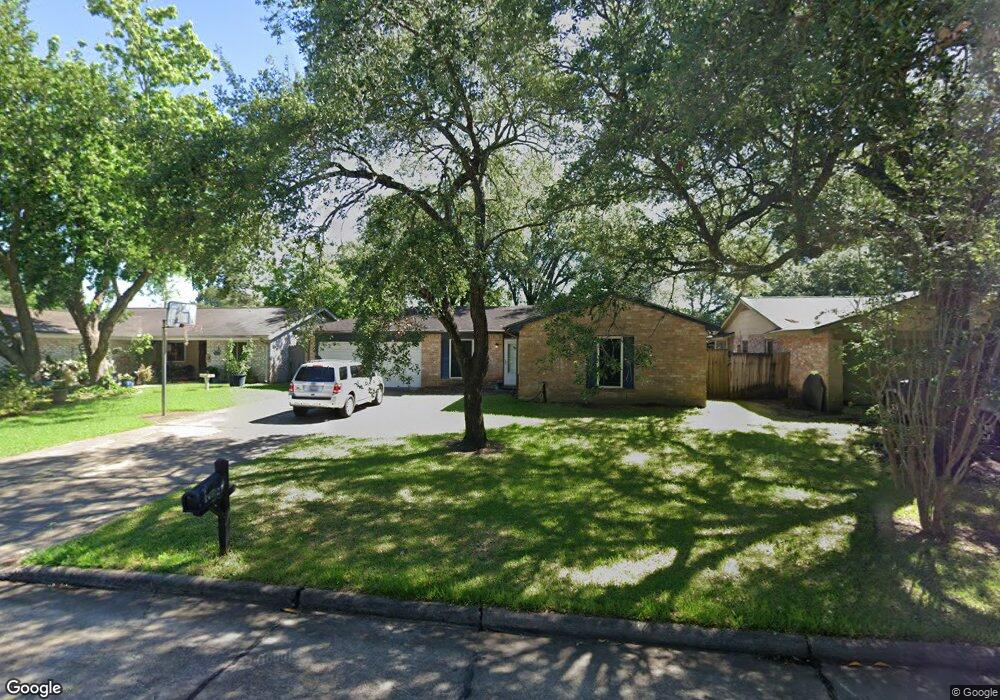 16727 Tibet Rd, Friendswood, TX 77546 - photo 1