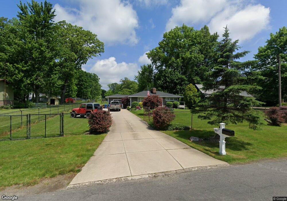 807 Pearlman Rd, Akron, OH 44319 - photo 1