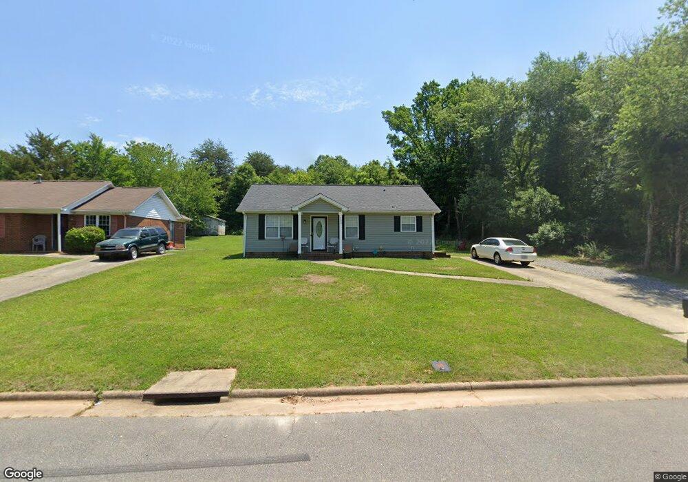 1131 Mclaughlin St, Statesville, NC 28677 - photo 1
