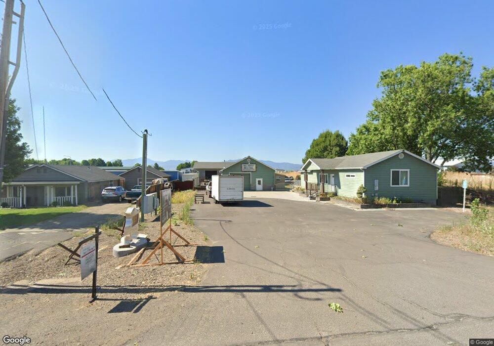 802 E Vilas Rd, Central Point, OR 97502 - photo 1