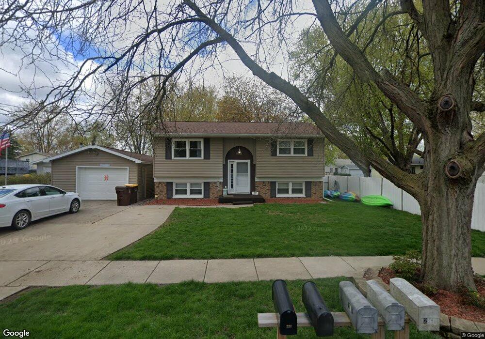 225 Oakwood St, Grand Ledge, MI 48837 - photo 1