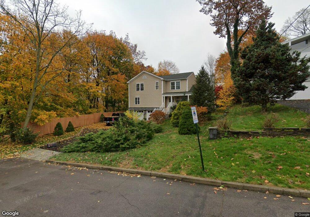 55 Rosemere Ave, Fairfield, CT 06825 - photo 1