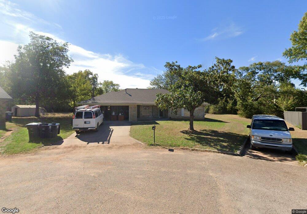 915 W 39th St, Shawnee, OK 74804 - photo 1