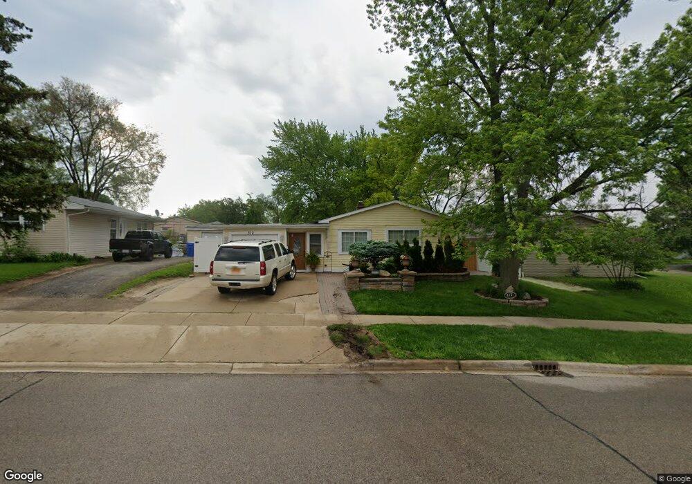 312 Tulsa Ave, Carpentersville, IL 60110 - photo 1