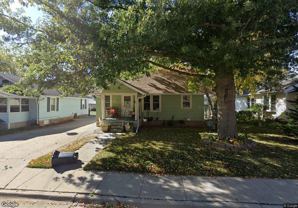 611 E 8th St N, Newton, IA 50208 - photo 1