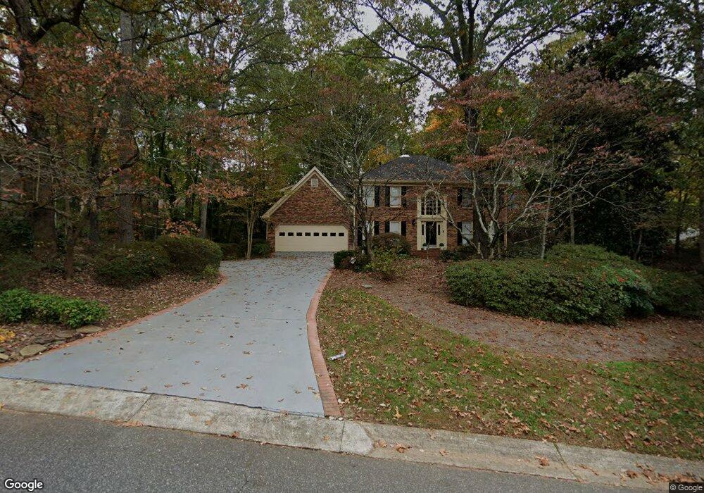 10200 Crescent Hill Ln, Roswell, GA 30076 - photo 1