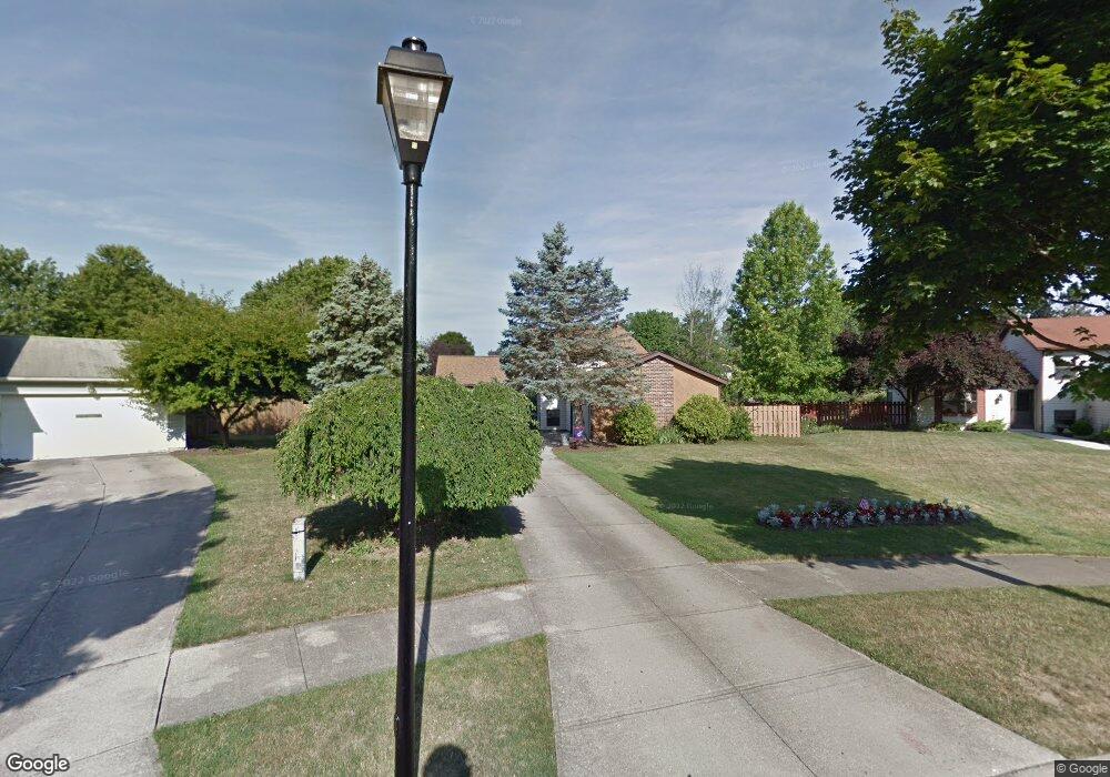 9530 Glencairn Ln, Olmsted Falls, OH 44138 - photo 1