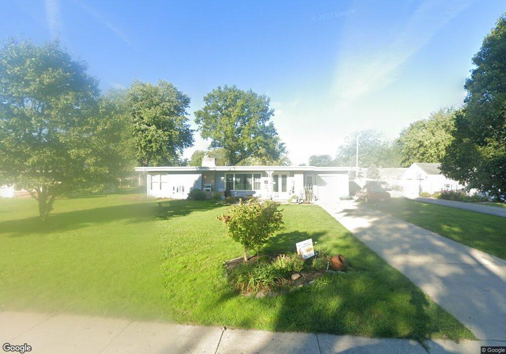 517 S Rauthland Ave, Wapakoneta, OH 45895 - photo 1