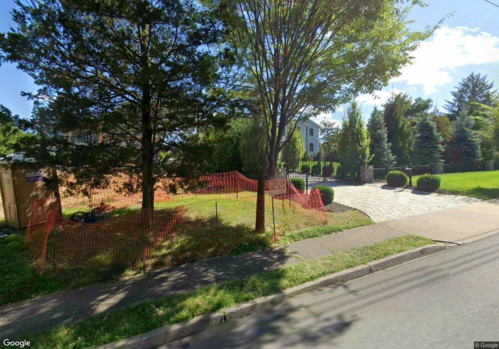 386 N Farview Ave, Paramus, NJ 07652 - photo 1