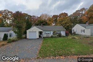 34 Roslyn Ave, Cranston, RI 02910
