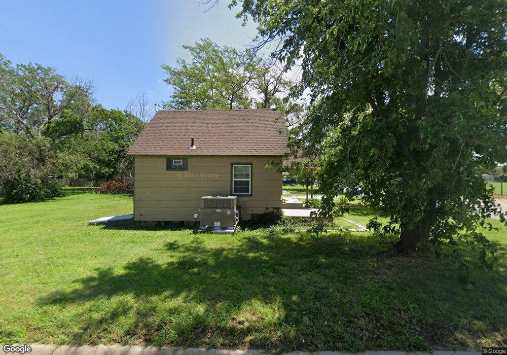 1701 E Sharp St, McPherson, KS 67460 - photo 1