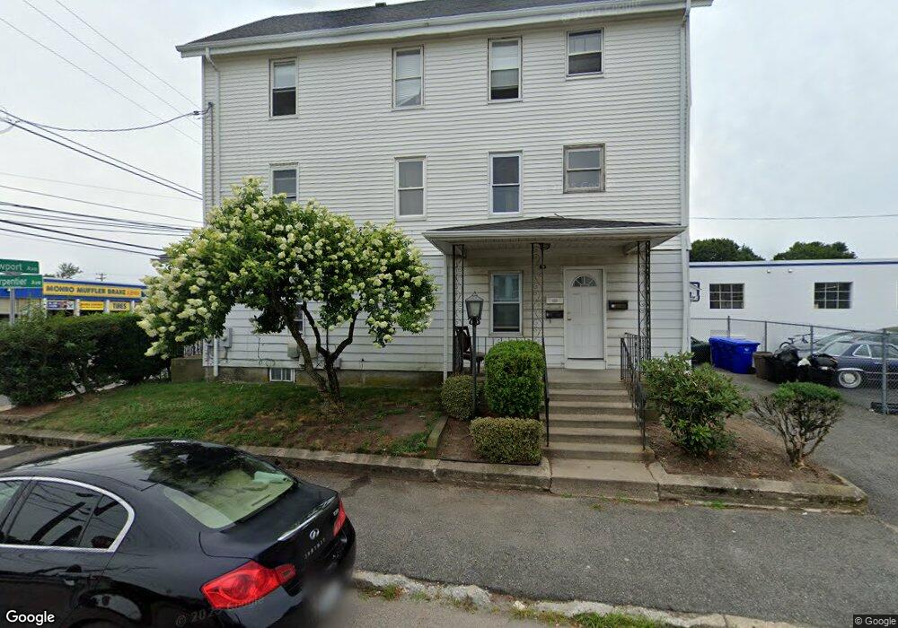 1446 Newport Ave, Pawtucket, RI 02861 - photo 1