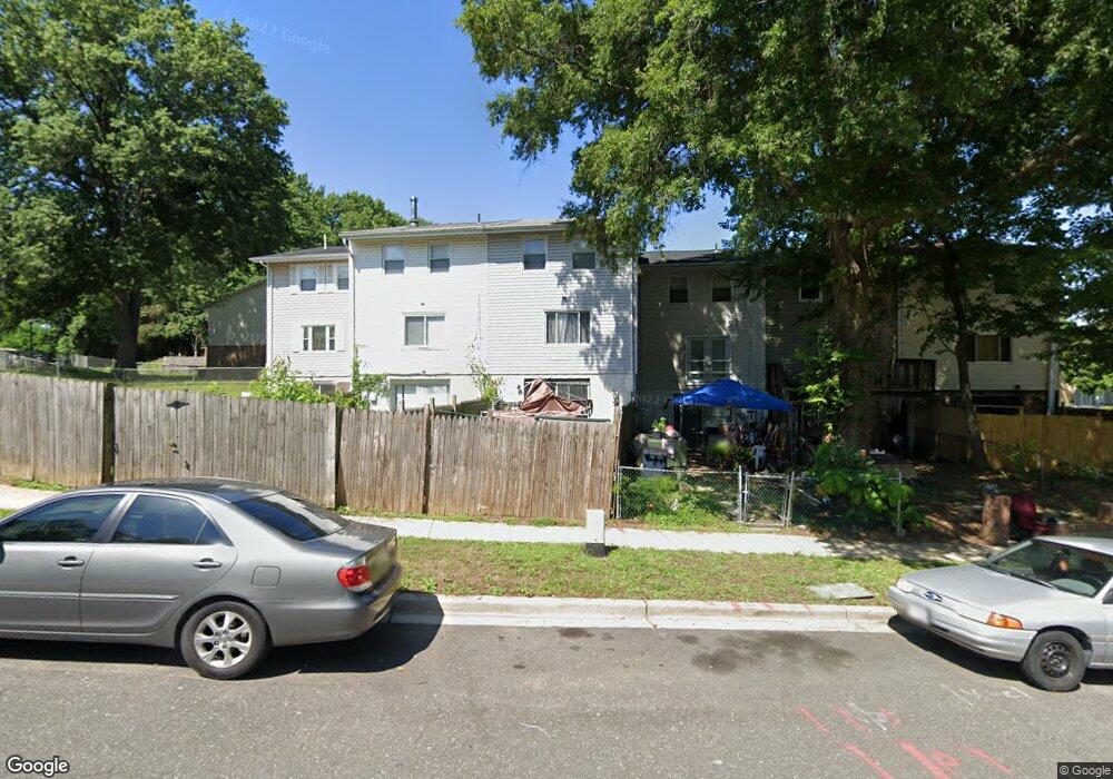 8 Daimler Dr unit 5, Capitol Heights, MD 20743 - photo 1