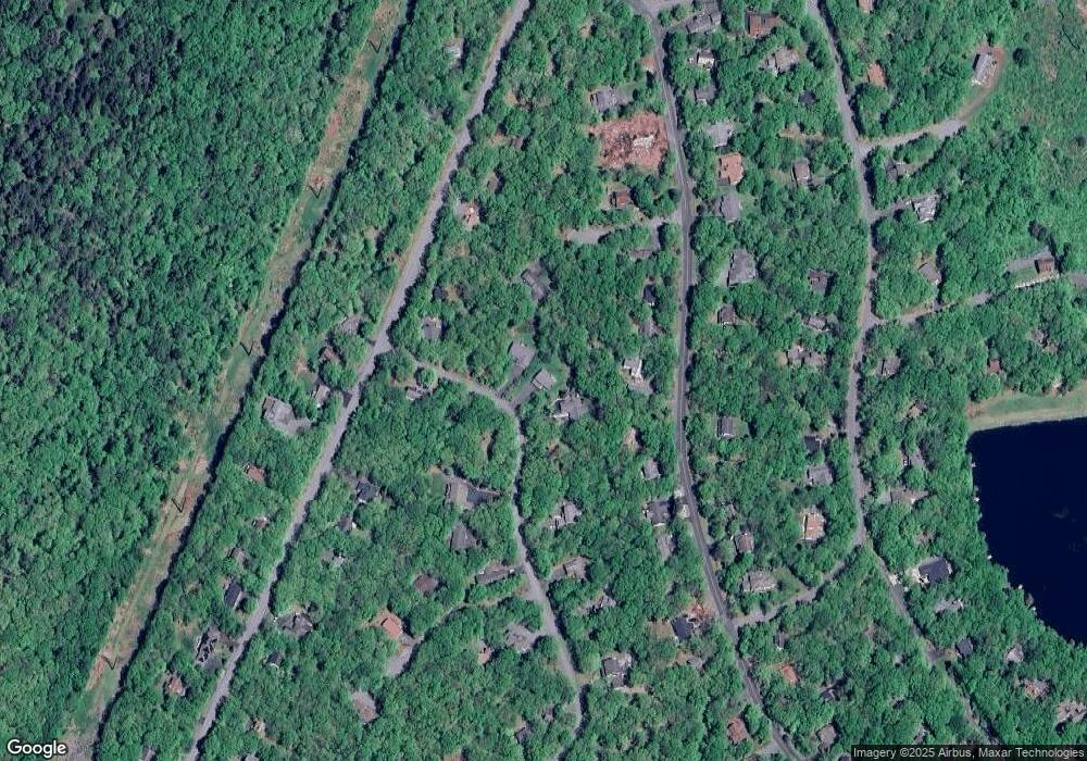 105 Surrey Ln, Hawley, PA 18428 - photo 1