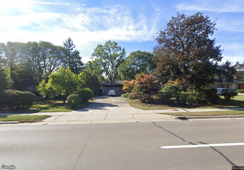 3317 W Maple Rd, Bloomfield Hills, MI 48301 - photo 1