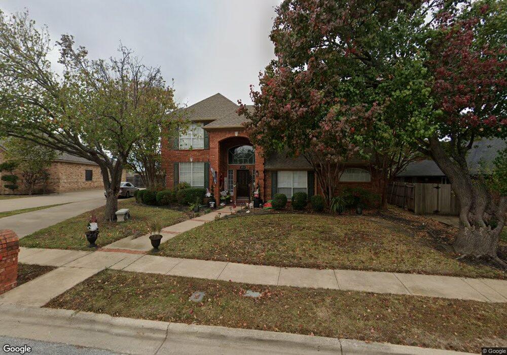 2733 Woodbridge Dr, Hurst, TX 76054 - photo 1
