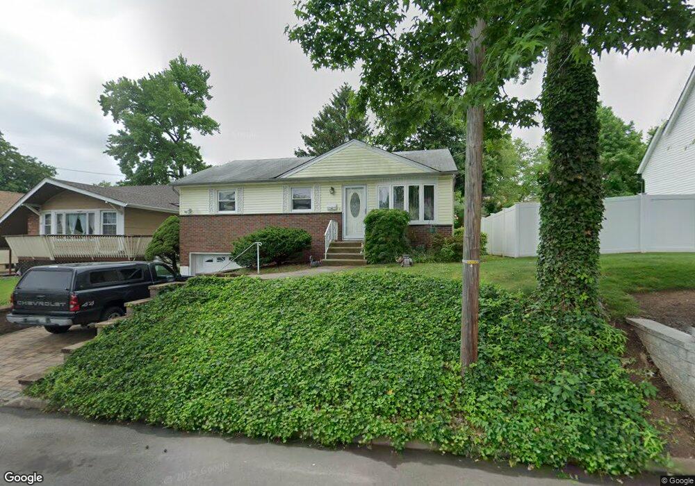 157 Dukes Rd, Rahway, NJ 07065 - photo 1