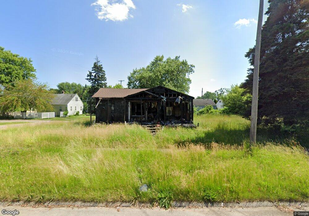 701 Neubert Ave, Flint, MI 48507 - photo 1