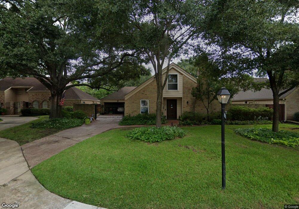 10218 Briar Rose Dr, Houston, TX 77042 - photo 1