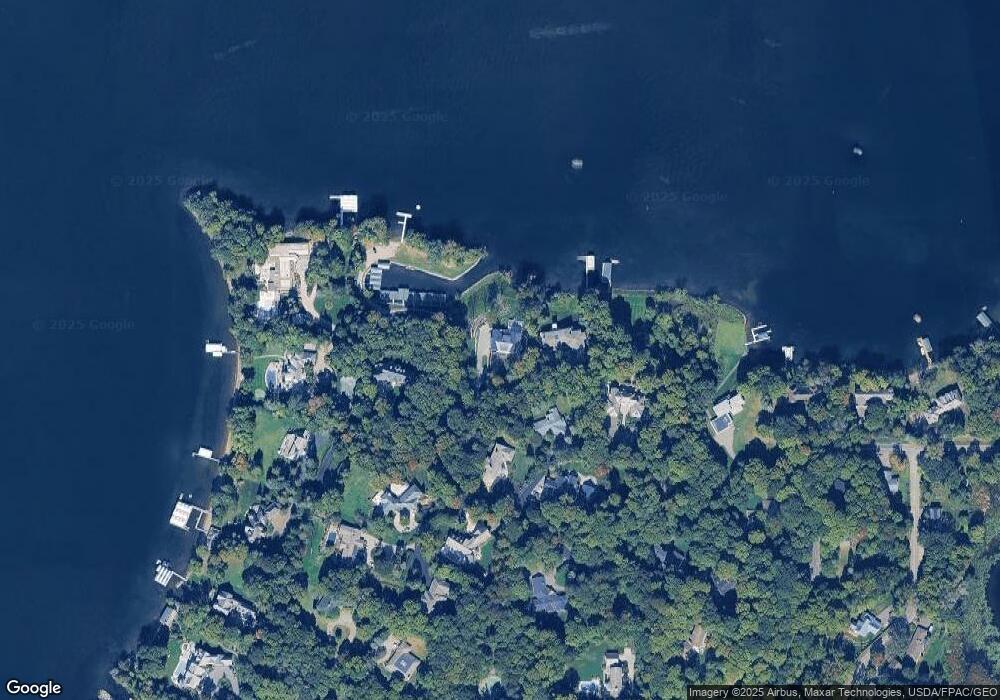 19500 Cedarhurst St, Wayzata, MN 55391 - photo 1