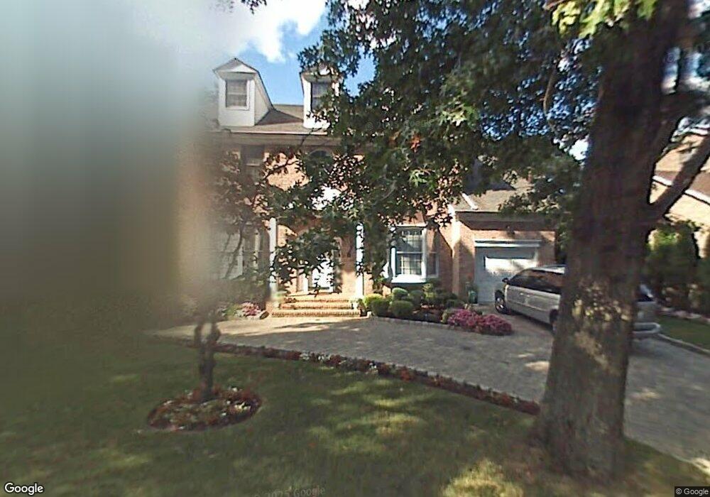 81 E Loop Rd, Staten Island, NY 10304 - photo 1