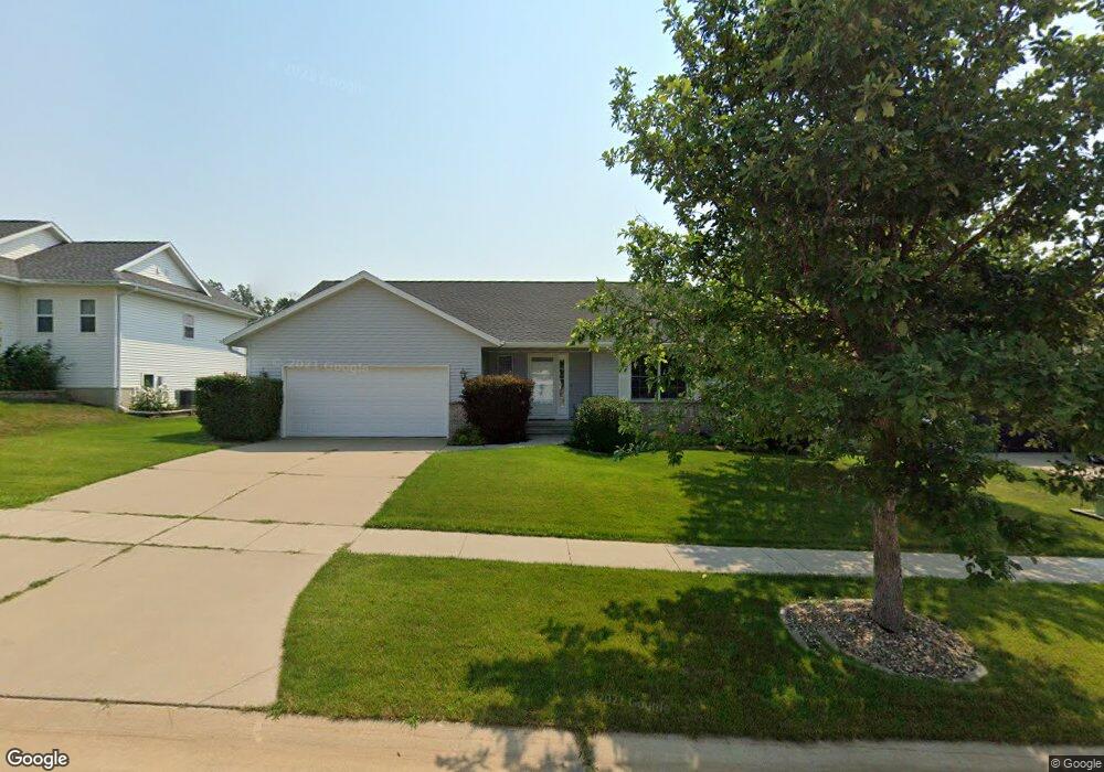 1505 Grizzly Dr NW, Cedar Rapids, IA 52405 - photo 1