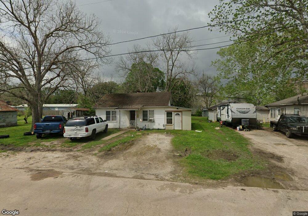 1708 Cottonwood Ave, Bay City, TX 77414 - photo 1