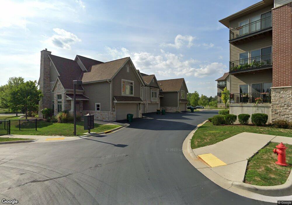 W135N7269 Lund Cir, Menomonee Falls, WI 53051 - photo 1