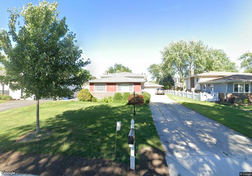 767 N Willow Rd, Elmhurst, IL 60126 - photo 1