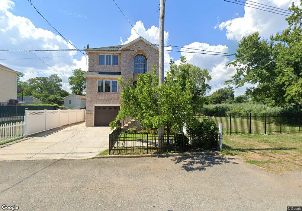 651 Quincy Ave, Staten Island, NY 10305 - photo 1