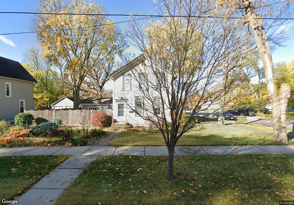 646 N Grove Ave, Elgin, IL 60120 - photo 1