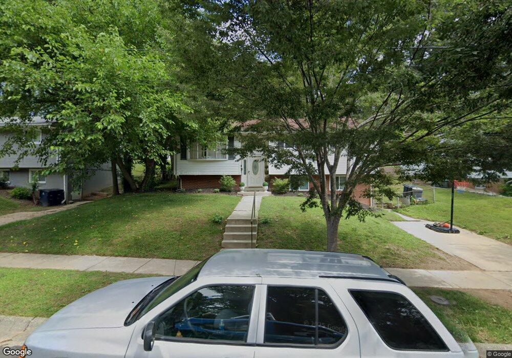 9228 Rolling View Dr, Lanham, MD 20706 - photo 1