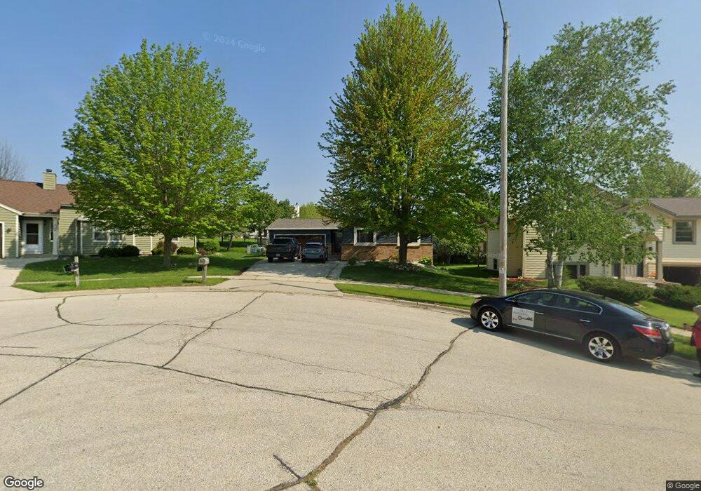 3320 Windsor Place, West Bend, WI 53090 - photo 1