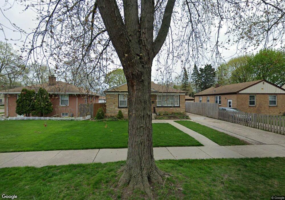 319 N Elmwood Ave, Waukegan, IL 60085 - photo 1