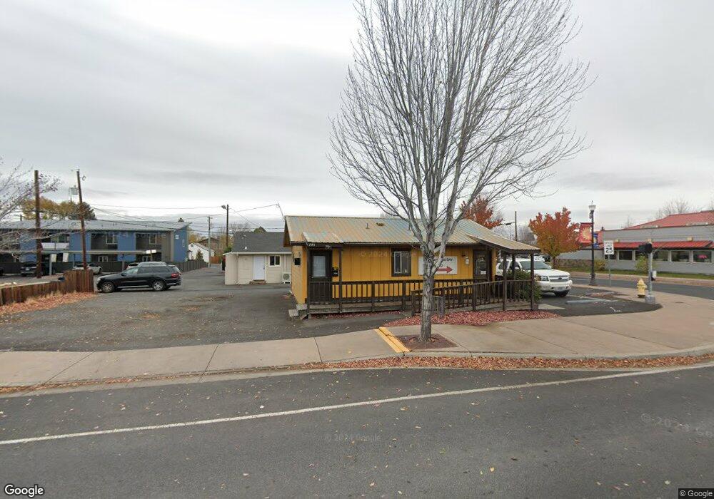 1041 SW Highland Ave, Redmond, OR 97756 - photo 1