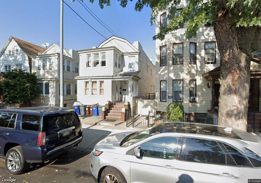 8733 110th St, Richmond Hill, NY 11418 - photo 1