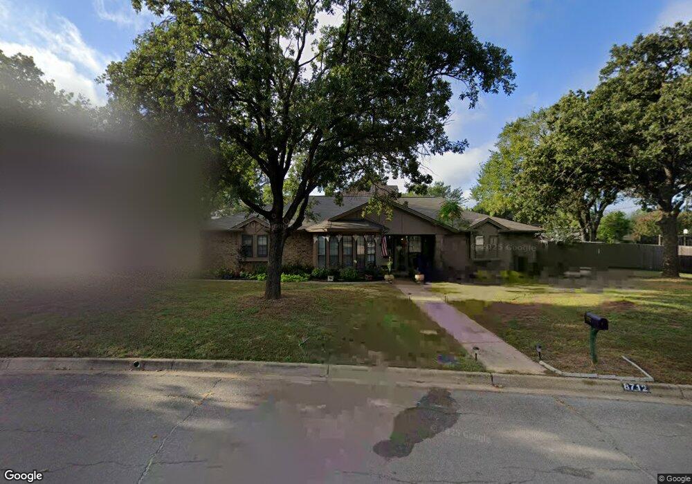 8712 Kirk Ln, North Richland Hills, TX 76182 - photo 1
