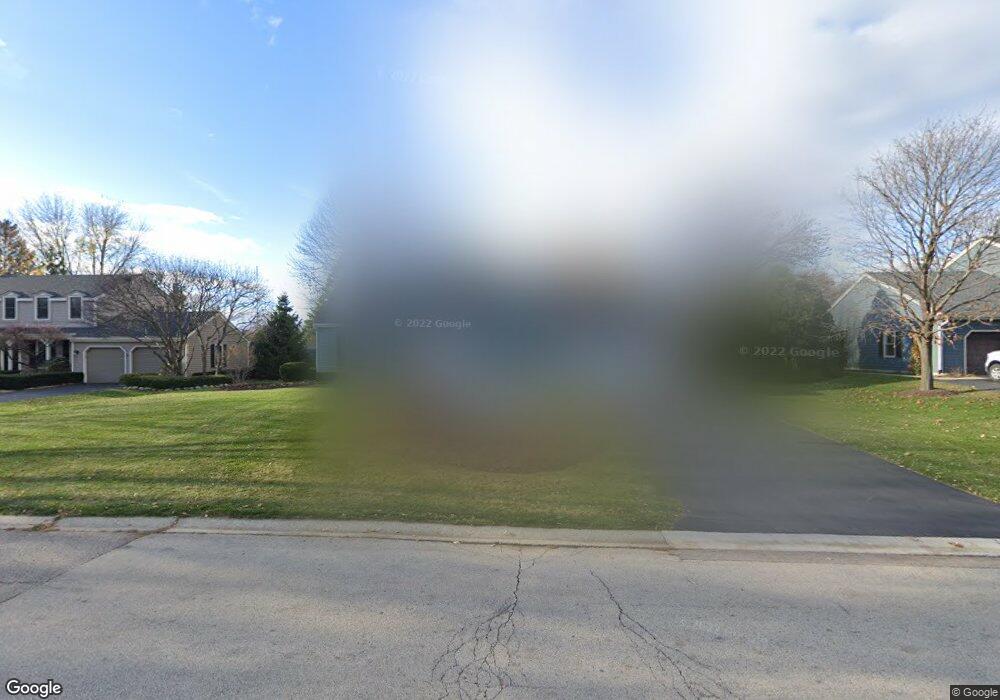 810 Oakview Dr, Algonquin, IL 60102 - photo 1