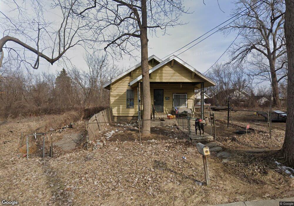 1951 Stanford Ave, Flint, MI 48503 - photo 1