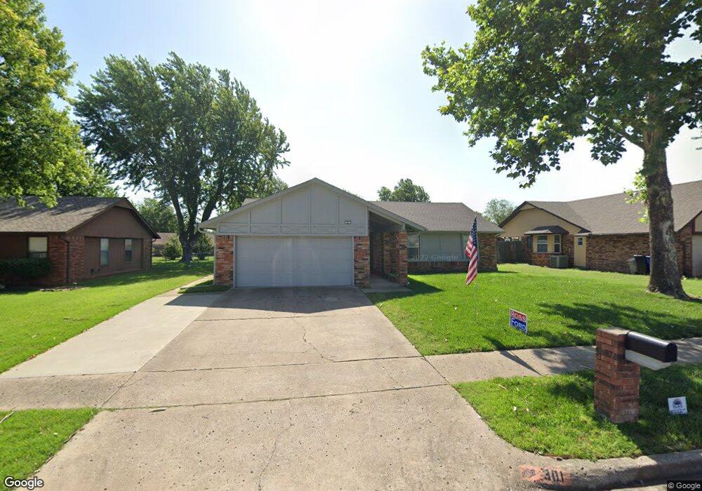 301 N Hemlock Ave, Broken Arrow, OK 74012 - photo 1