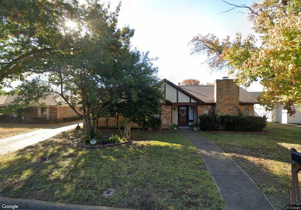 313 Northglen Dr, Hurst, TX 76054 - photo 1