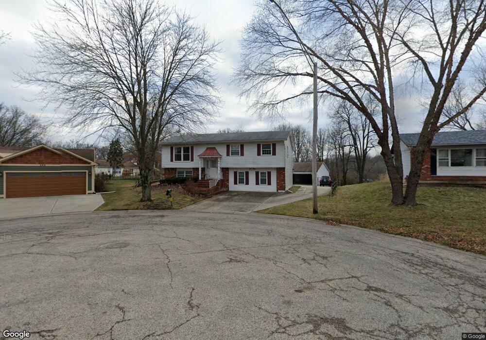 550 Forest Cir, Algonquin, IL 60102 - photo 1