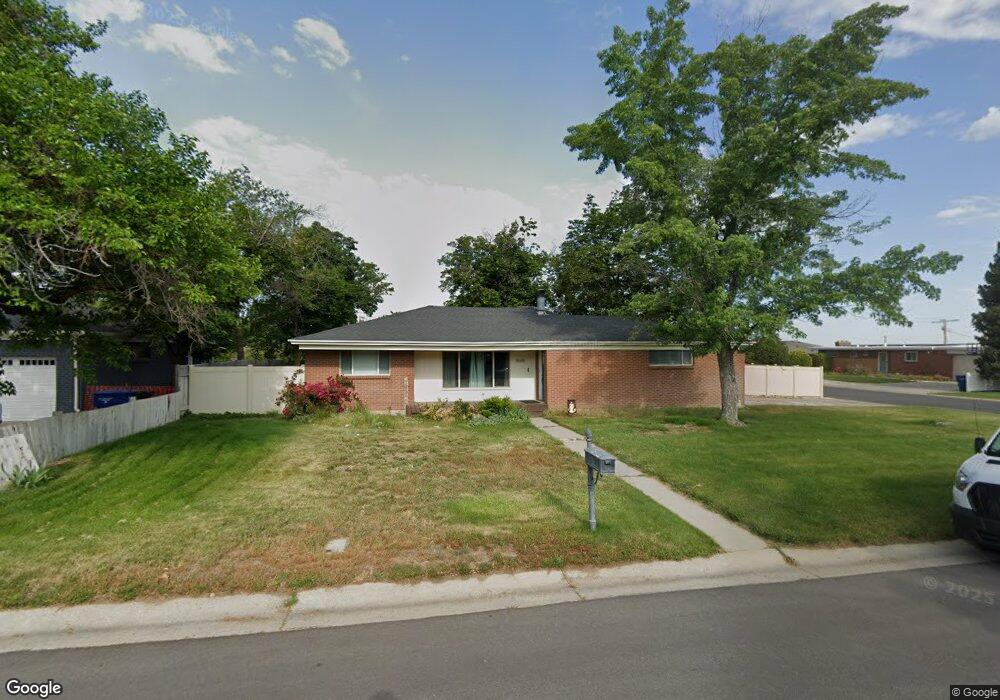 8696 S 1645 E, Sandy, UT 84093 - photo 1