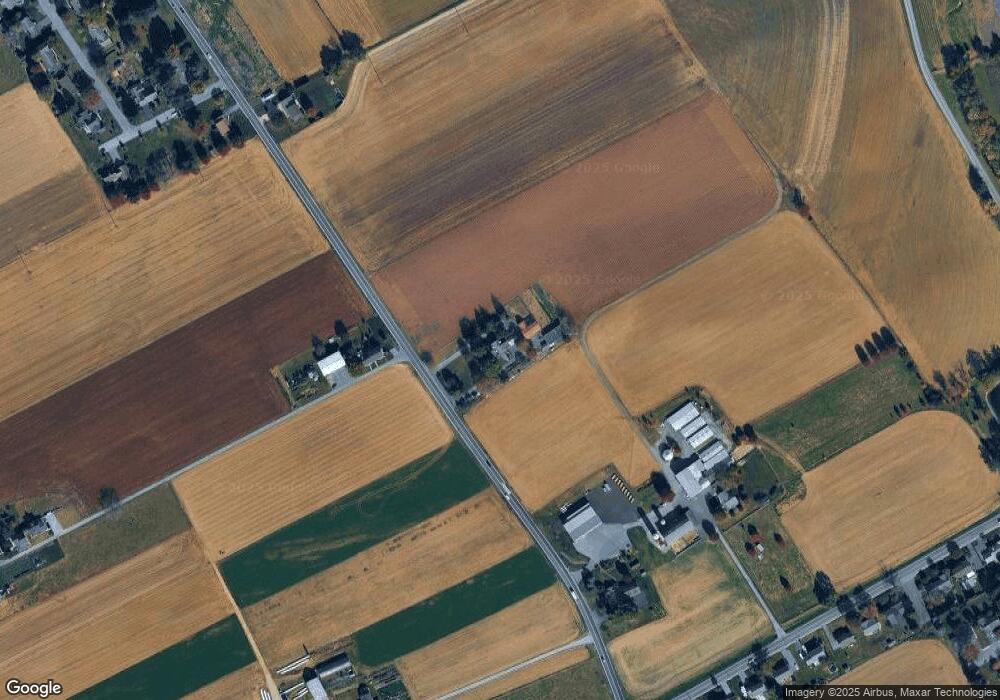 355 N Railroad Ave, New Holland, PA 17557 - photo 1