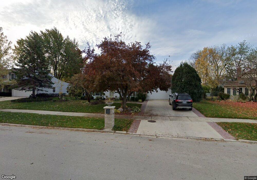 708 Hidden Lake Rd, Naperville, IL 60565 - photo 1