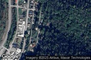 30 Grove St, Accoville, WV 25606